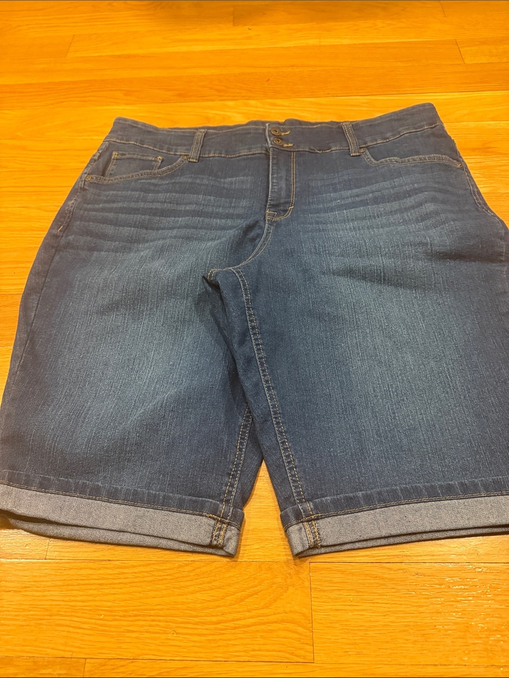 Style & co women’s skimmer shorts jeans size 18W.